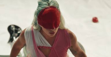 Lady Gaga en su nuevo videoclip, '911'