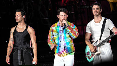 Los Jonas Brothers dan nuevas pistas de su nuevo disco 'the Album': ¿Sabrías adivinar los títulos?