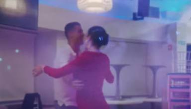 Cristiano Ronaldo bailando con Georgina Rodríguez en el videoclip de Energía Bacana, de Sebastián Yatra