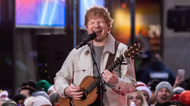 Ed Sheeran actuando en 'Today Show' en diciembre de 2021