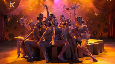 Taylor Swift como la Cenicienta y Calvin Harris como el príncipe plantado: el nuevo videoclip de 'Bejeweled'