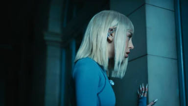 Nicki Nicole en una imagen del videoclip de 'Frío', el nuevo 'temazo' en el que experimenta con el sonido