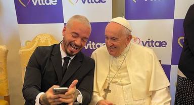 J Balbin y el Papa, juntos en el Vaticano: así ha sido el encuentro entre el artista y el Pontífice