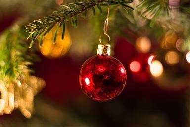Los cinco adornos que no pueden faltar en tu árbol de Navidad