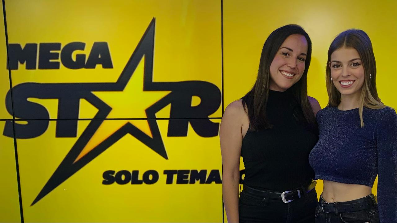 Nerea Rodríguez atiene a MegaStarFM en nuestro estudio con Ana García