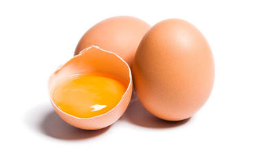 El paso imprescindible que debes seguir para que no te salte el aceite al freír un huevo