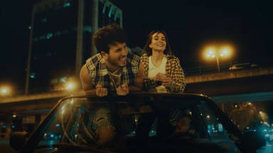 Aiana y Sebastián Yatra son dos auténticos rockeros en el videoclip de 'Las Dudas'