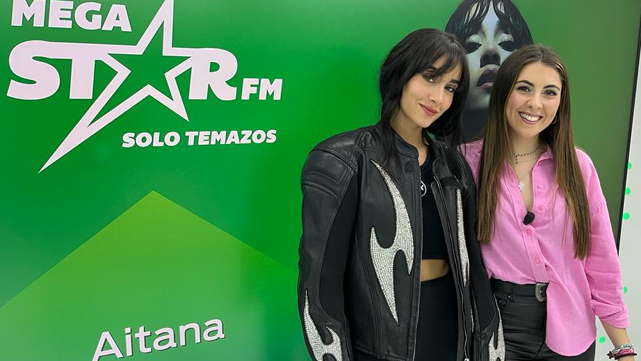 Aitana presenta 'Los Ángeles' en MegaStarFM con Marta Nogales