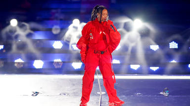 Rihanna y el dineral que está ganando por los derechos de las canciones que interpretó en la Super Bowl
