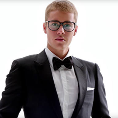 Paloma Emulación diseño Justin Bieber, de traje y bailongo durante la Super Bowl - Música -  MegaStarFM