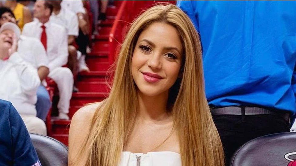 Shakira Recalls Her Most Complicated Year Personally: “People leave your life…” – Offstage